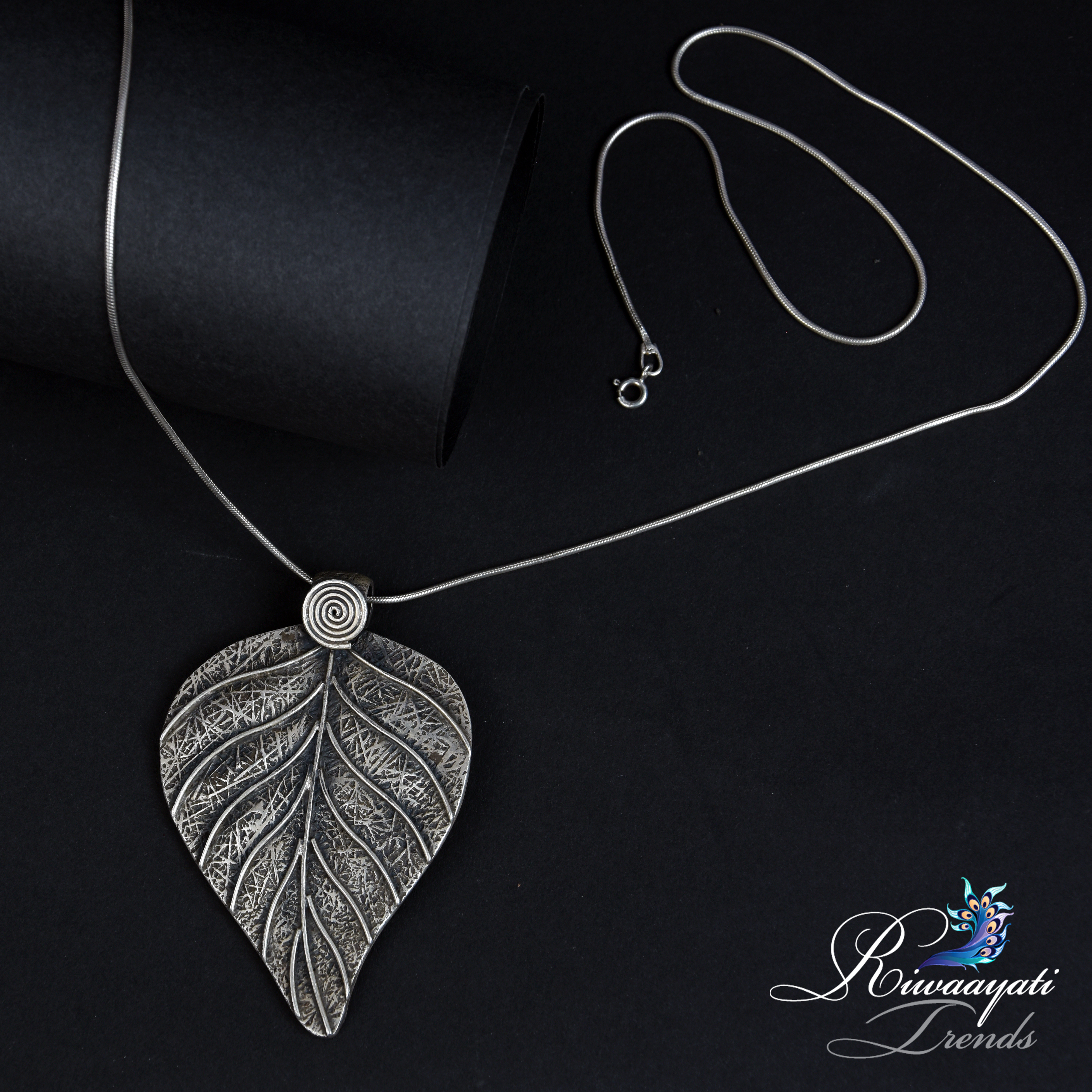 Nayaab! Silver Leaf pendant